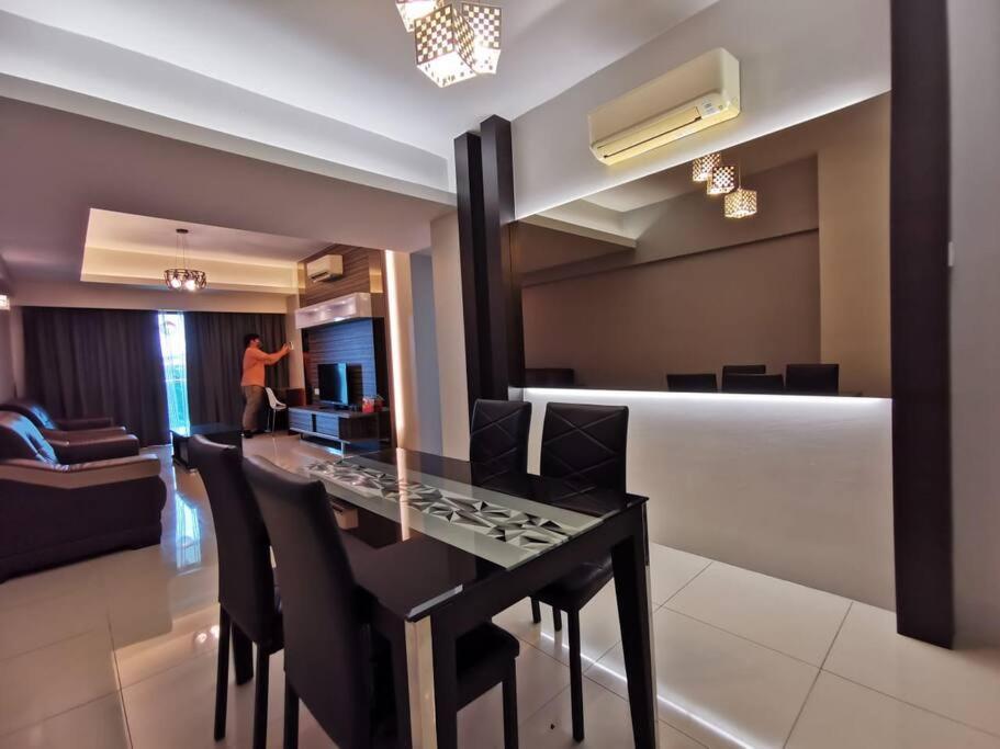 איפוה Glamorous At Kinta Riverfront Apartment מראה חיצוני תמונה