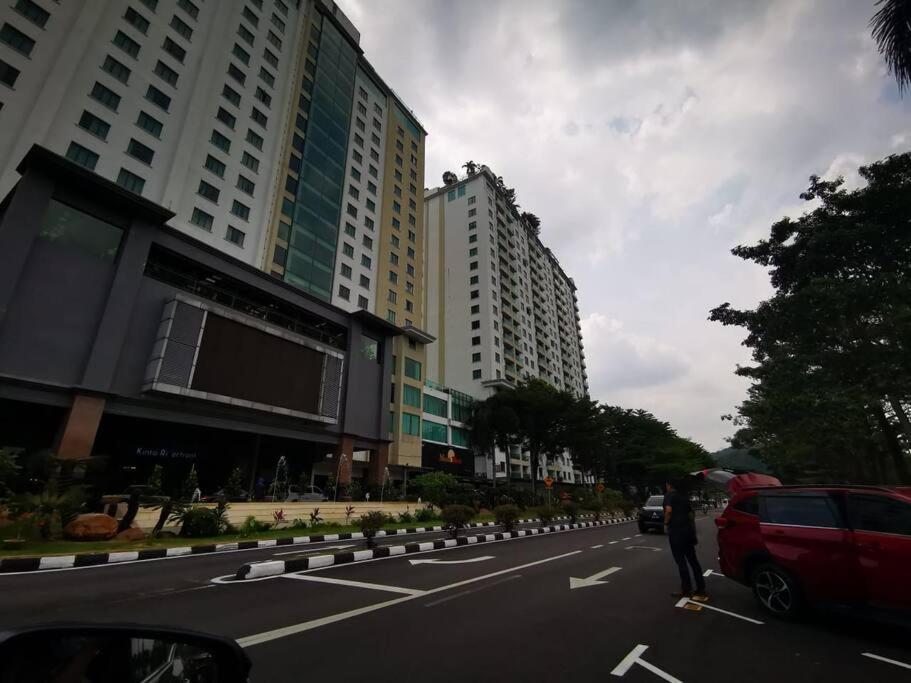 איפוה Glamorous At Kinta Riverfront Apartment מראה חיצוני תמונה